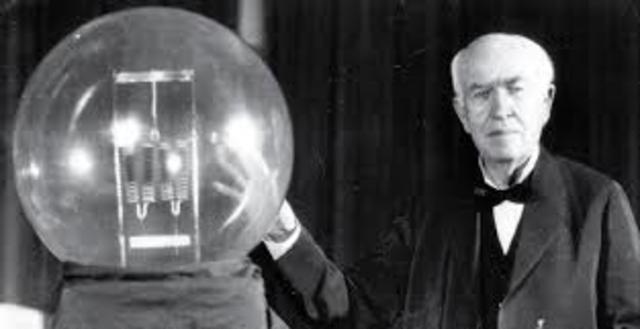 Thomas Alva Edison inventa la primera lámpara incandescente