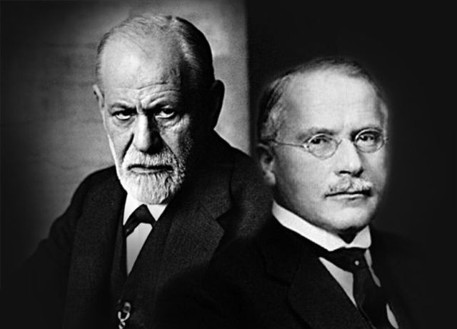 Jung se encuentra por primera vez con Sigmund Freud