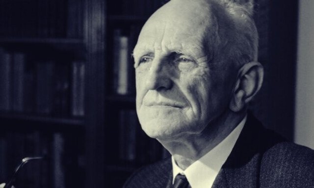 Nace en Reino Unido Donald Winnicott