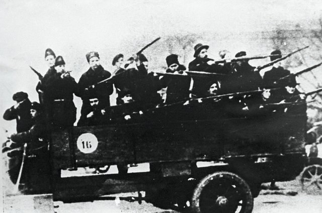 Neguko jauregiari eraso