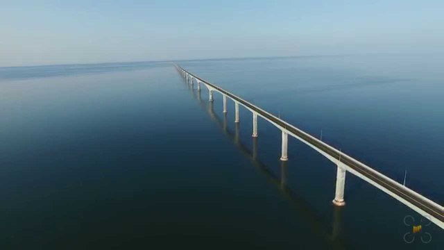 Confederation Bridge links Prince Edward Island to the rest of Canada.