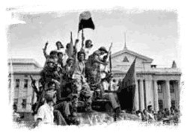 EL REBOTE DE LA TENSIÓN (1977-1985)