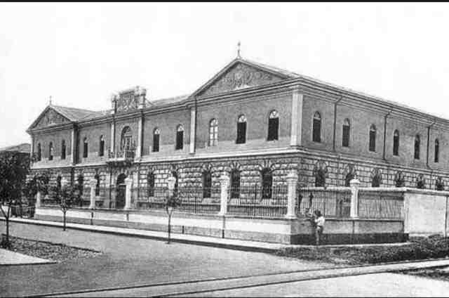 Crea el Liceo de Costa Rica