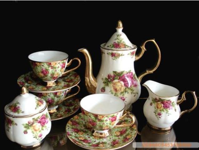 Emily gives china painting lessons