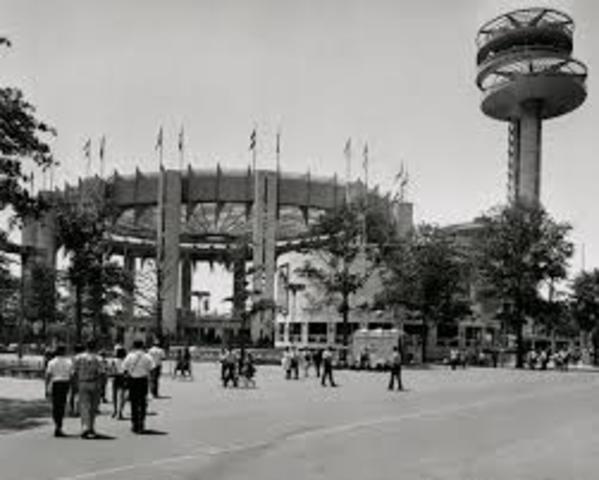 NY's World Fair begins