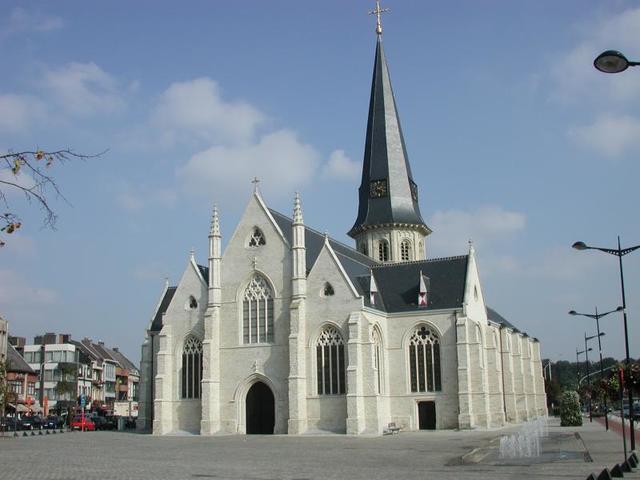 Vlaanderen telt te veel kerken.