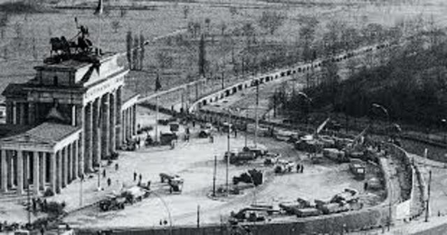 Levantamiento del Muro de Berlin