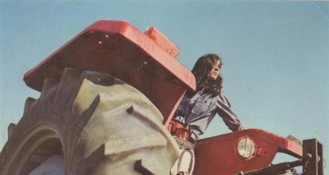 l'hivern el tractor i el so estrany