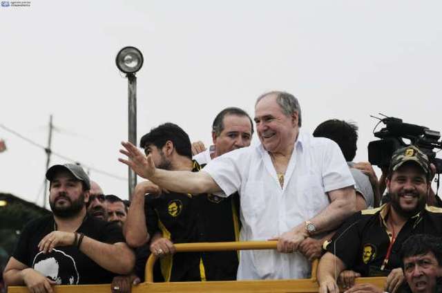 Despilfarro de los fondos públicos.