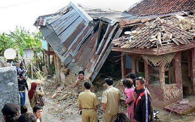 Earthquake in Java