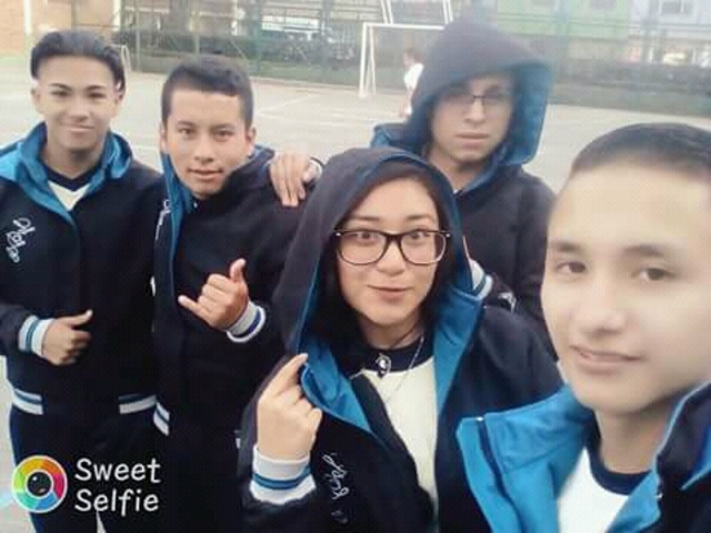 Inicio 11  y finalizo el colegio