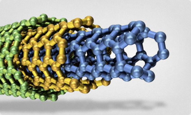 Sumio Iijima sintetizó nanotubos de carbono MWCNT's