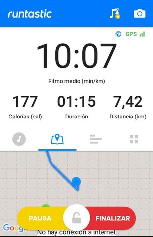 Campo cerca de la sierra