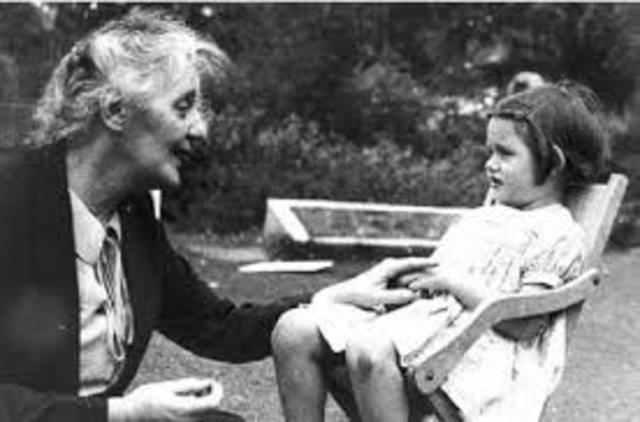 klein funda la asociacion Melanie Klein