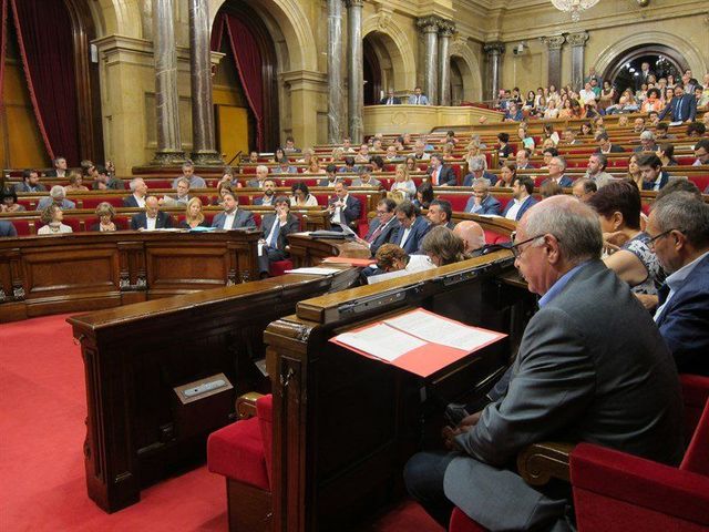 El Parlament de Catalunya aprova les conclusions de la comissió d'estudi del procés constituent