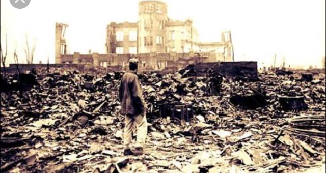 Caen las bombas a Hiroshima y Nagasaki