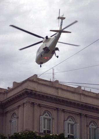 La odisea del helicópero que sacó a De La Rúa