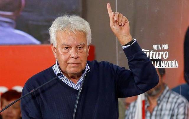 En 1986, el PSOE volvió a ganar las elecciones por mayoría absoluta propiciando la crisis entre sus contrincantes.