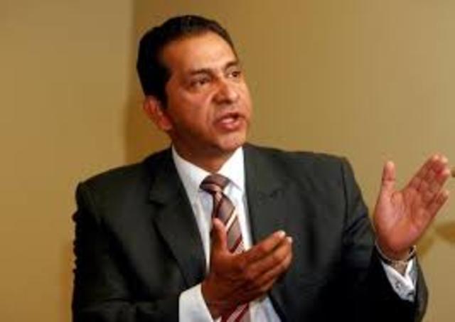 Lucio Gutiérrez participó en una rebelión indígena y de militares de bajo rango que derrocó al presidente constitucional