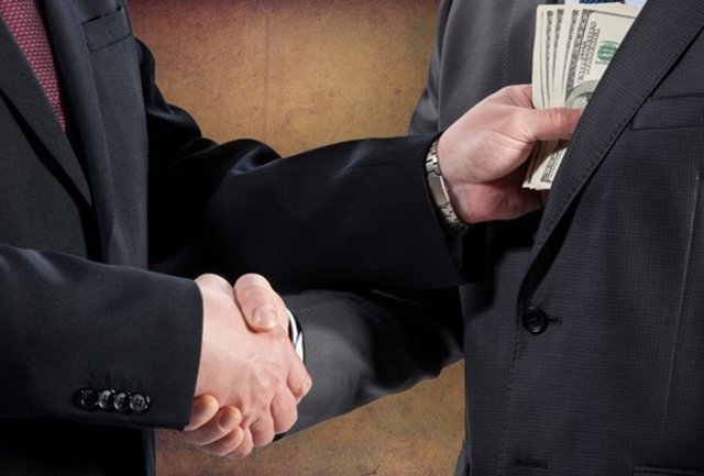 despilfarro de los gastos públicos