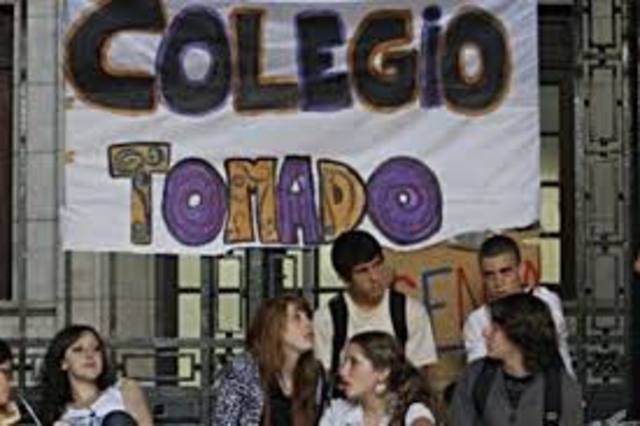 La toma de colegios.