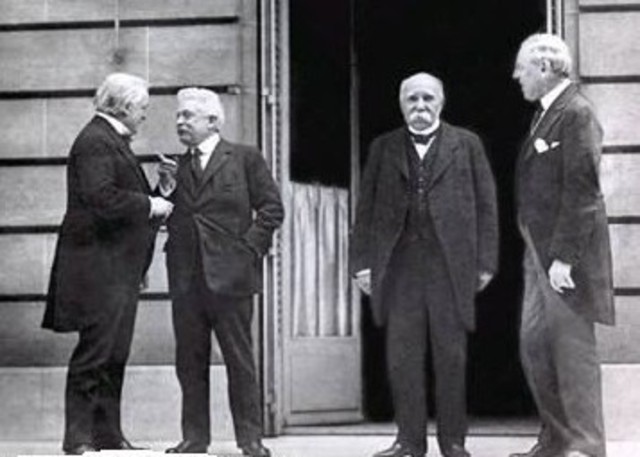 TRABAJOS DE LA "PAZ" DE VERSALLES