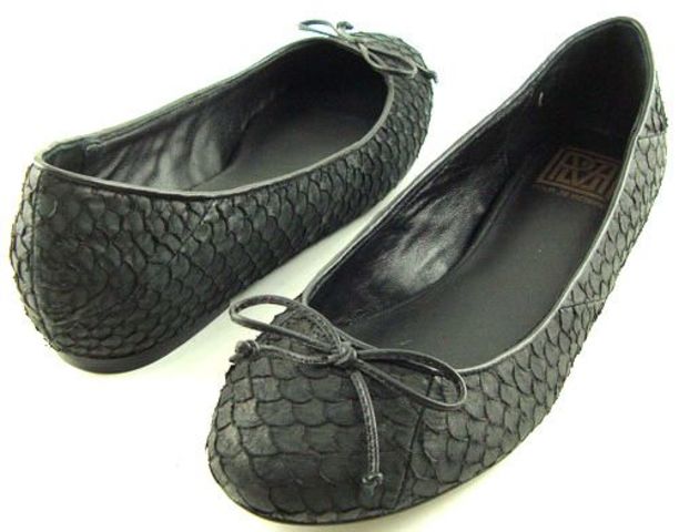 Kirsti gets new shoes