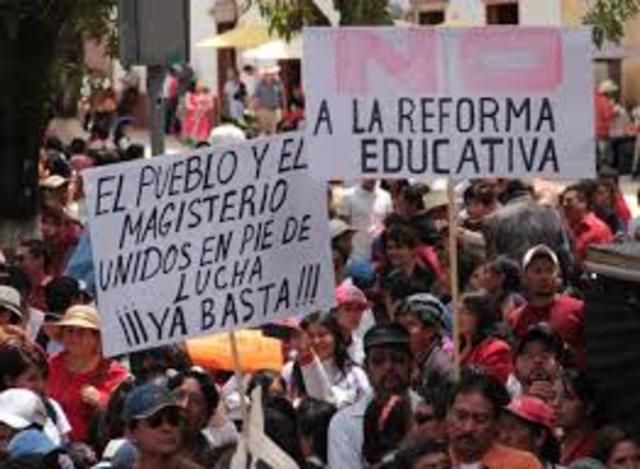 Manifestación de la CNTE por la Reforma Educativa.