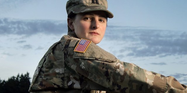 Lifting ban on transgender people in military