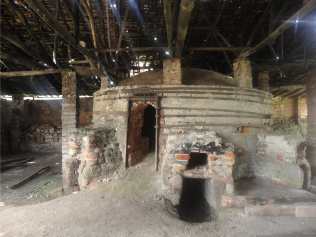 PEQUEÑAS FÁBRICAS DE LOZA