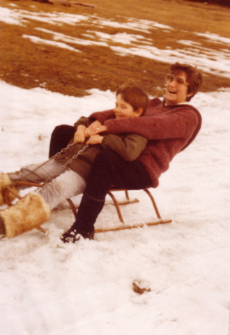 El meu tiet Daniel va a la neu per primer cop just desprès de descobrir que padeix d'una enfermetat al cap