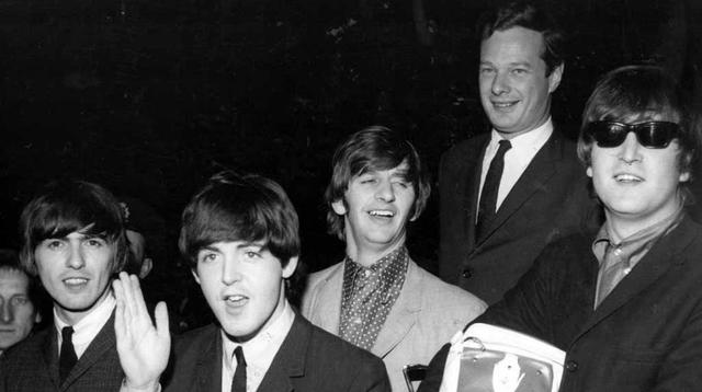 Brian Epstein, su nuevo manager