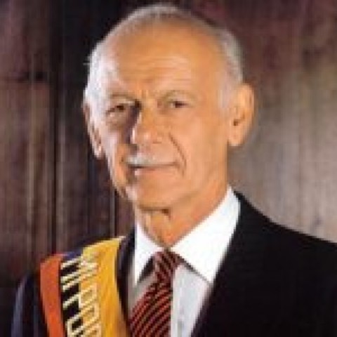 Sixto Durán Ballen (1992-1996)
