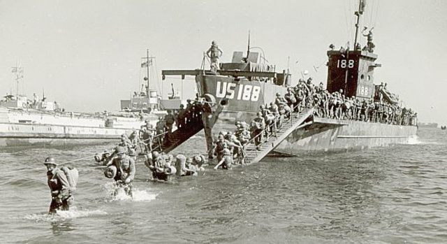 Las Fuerzas Aliadas Desembarcan en Francia