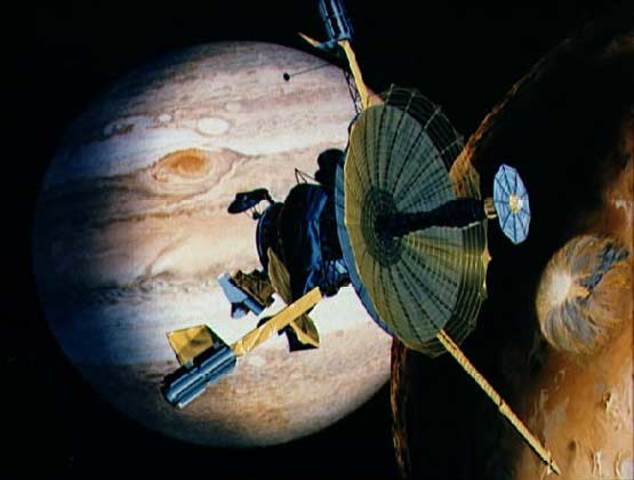 se lanza al espacio la "Pioneer 10", primera sonda espacial destinada a cruzar el cinturón de asteroides y tomar fotografías de Júpiter.