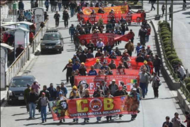 &nbsp;&nbsp;&nbsp;&nbsp; Hubo mucha inestabilidad de sus ministros