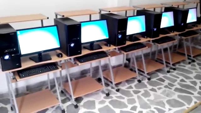 2000s Boom de los Ciber Cafes