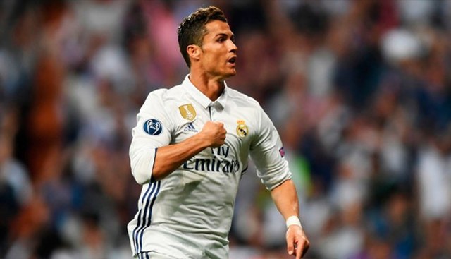 In 2009 he goes with the real madrid