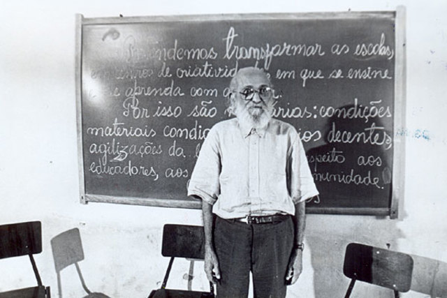 Freire noción de educación