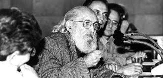 Muere Paulo Freire