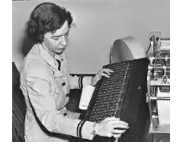 Invento del Primer Compilador