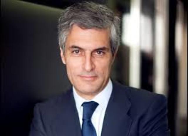 Adolfo Suárez es presidente del gobierno.