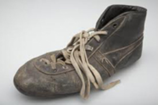 Primera zapatilla de fútbol