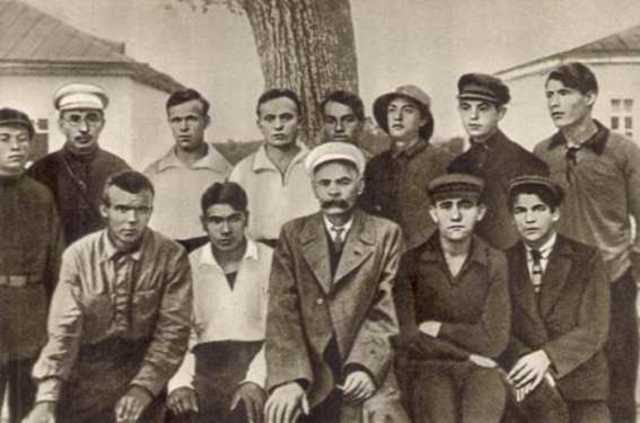 Aportes a la Educación - Makarenko