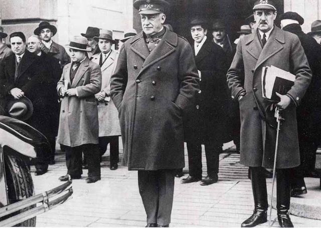 DIMISIÓN PRIMO DE RIVERA