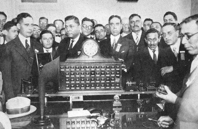 1906  La radio