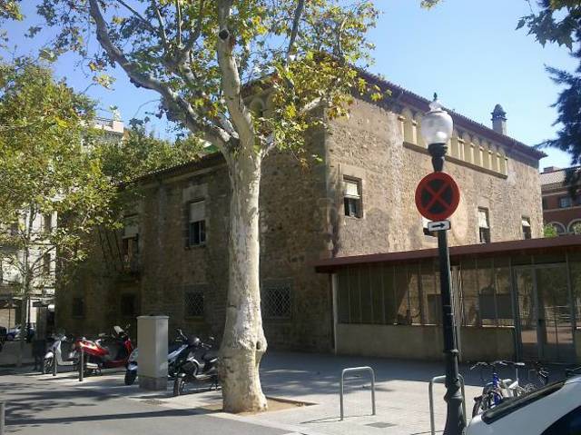 Creació de l'escola