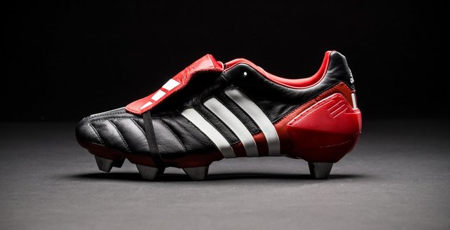 Bota de fútbol Adidas Predator “Manía”