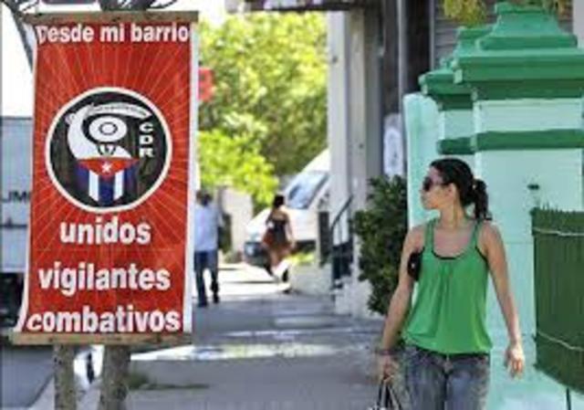 Se crean los Comités de Defensa de la Revolución (CDR)