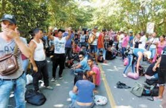 Cuba suspende la aplicación de los acuerdos sobre emigración.